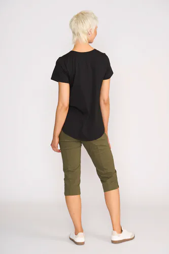 Model wearing Kelp Pant - 3/4, Scoop Cuff By Esplanade Available at Beetees Nelson